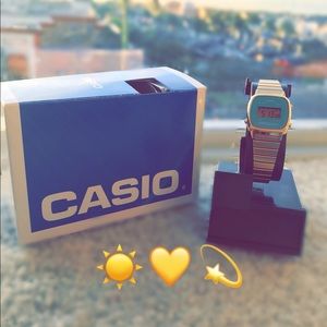 ✨❄️AUTHENTIC WOMENS CASIO VINTAGE WATCH❄️✨